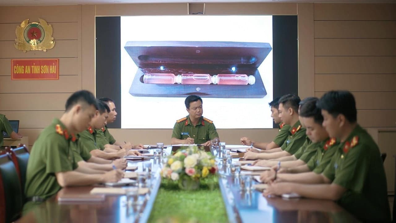Backdrop phim Lửa Trắng
