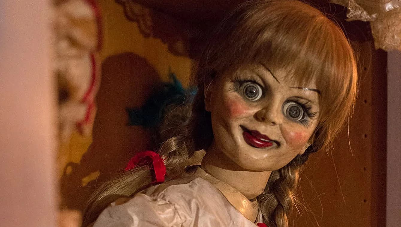 Backdrop phim Annabelle