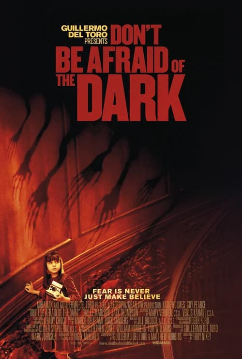 Poster phim Đừng Sợ Bóng Tối (2010)