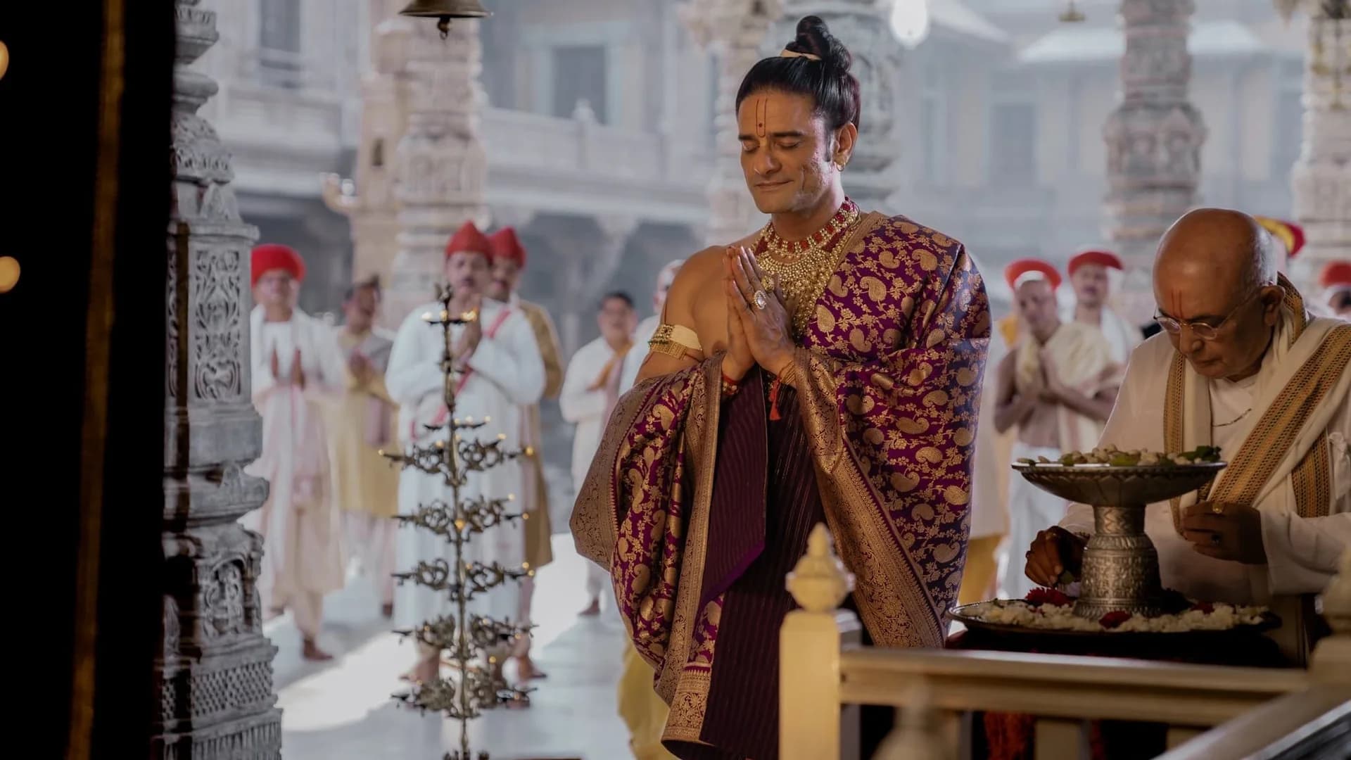 Backdrop phim Maharaj