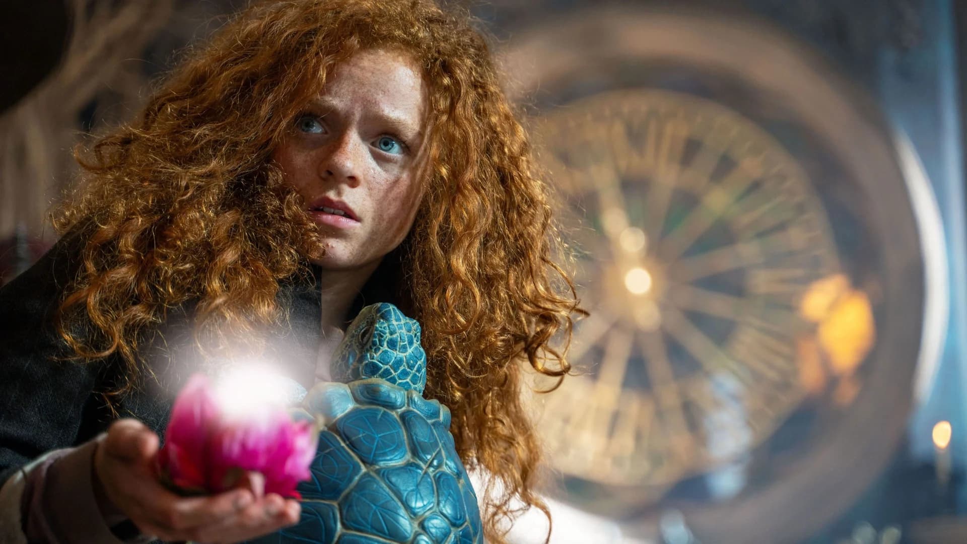 Backdrop phim Momo