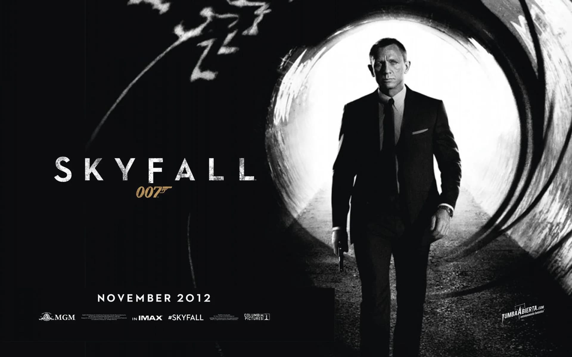 Backdrop phim Skyfall