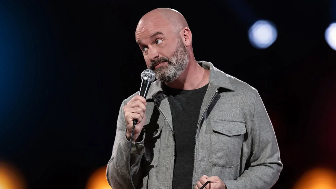 Backdrop phim Tom Segura: Búa tạ