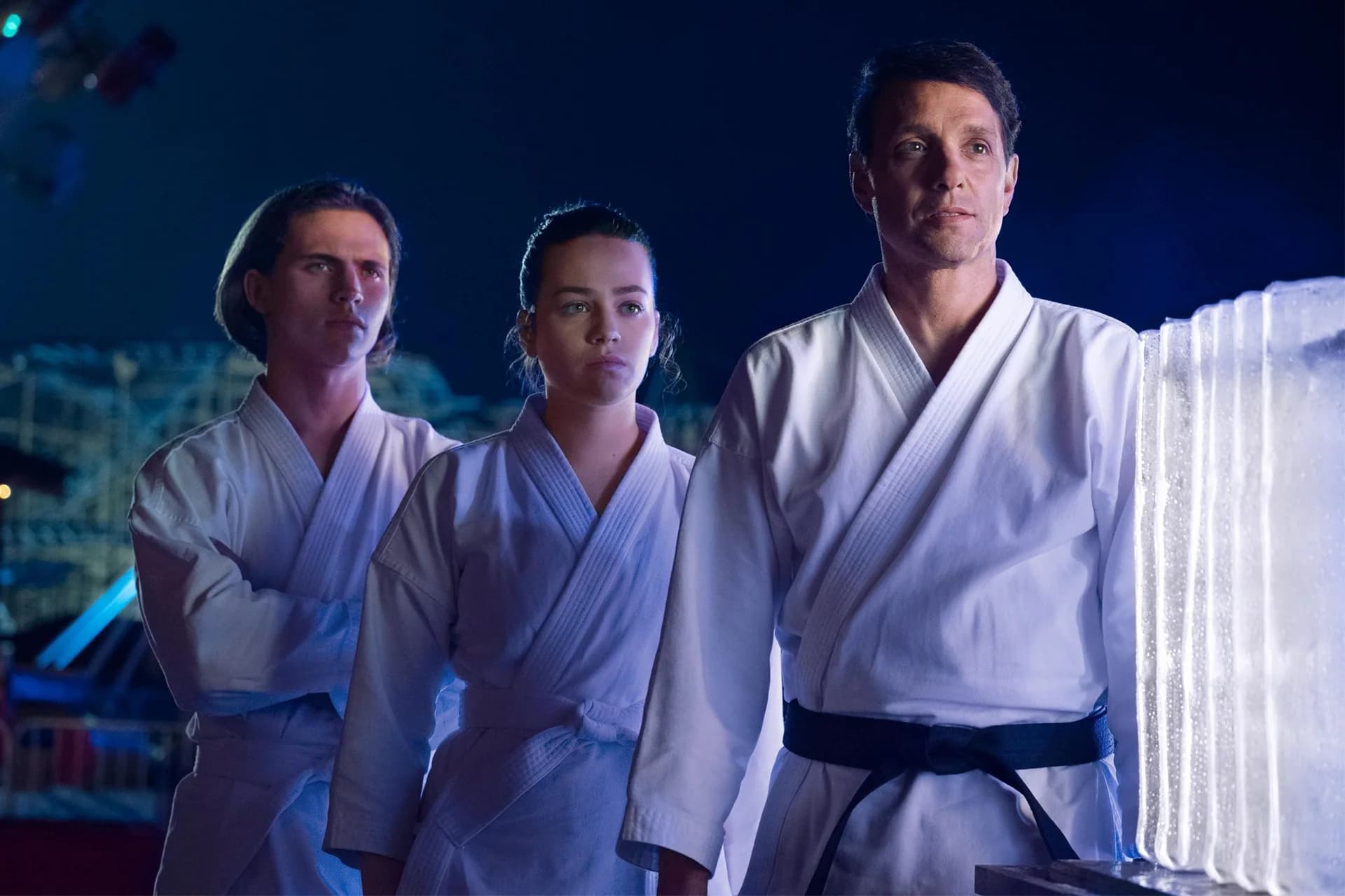 Backdrop phim Võ Đường Cobra Kai (Phần 2)